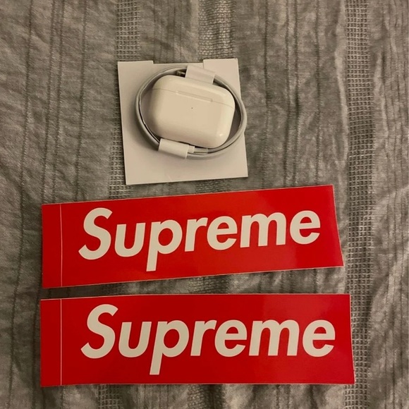 Airpods Pro Supreme Supremeケース付き】AirPods Pro 第2世代 本体
